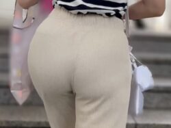 《久々に感じたニットパンツの良さ?！かなりの美尻を持つモデル》