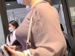 ロケット爆乳ギャルのニットボイン！
