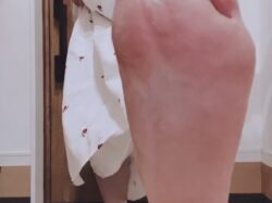 人妻さんの自撮り足の裏