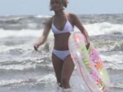 日焼けした彼女と海で遊んでホテルでファック‼