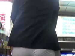 殿堂入りすぎる大人レースパンティがくっきりなパンツスーツOL様