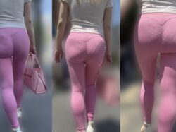 ピンクのレギンスからパンティくっきり丸見えな金髪ギャル