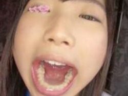 ブルマっ子の可愛いお口に精子大量注入‼